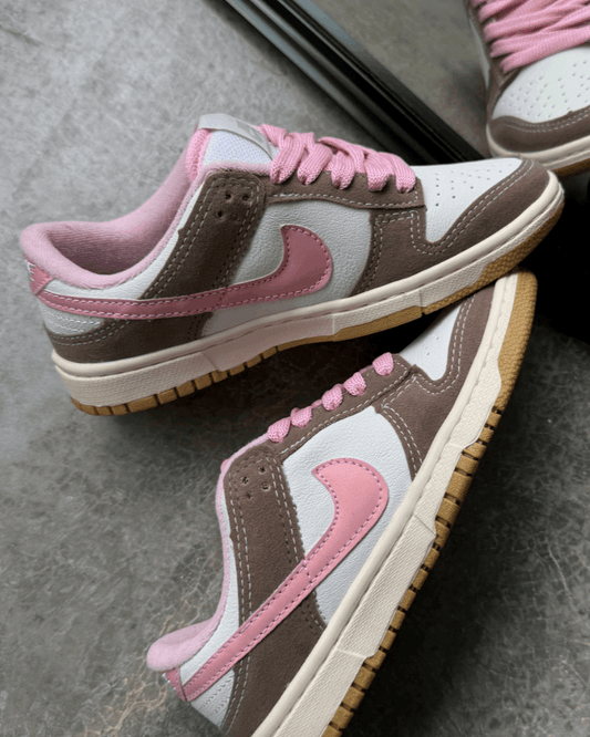 Tênis Dunk Marrom com Rosa com Cadarço Extra