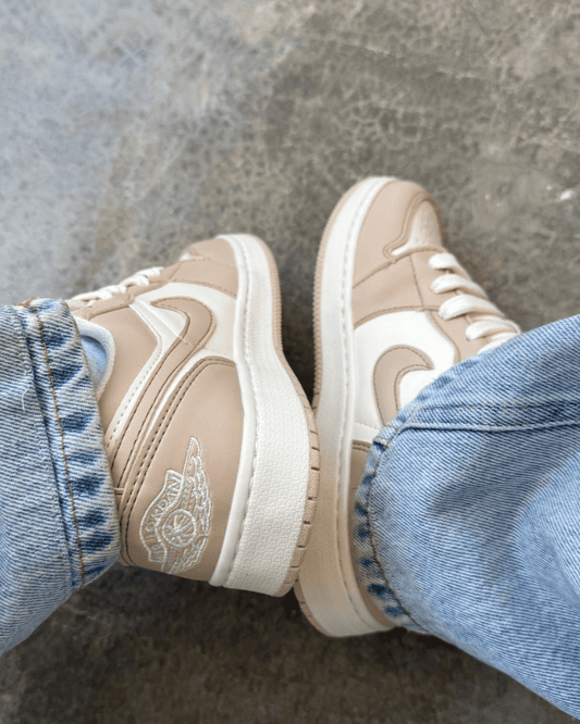 Tênis Jordan Low Nude com Duas Opções de Cadarço